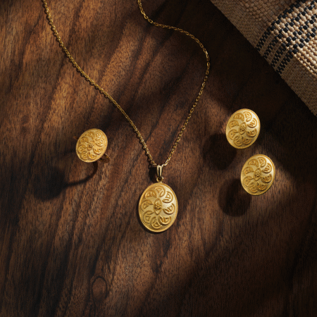 gold-pendant-set
